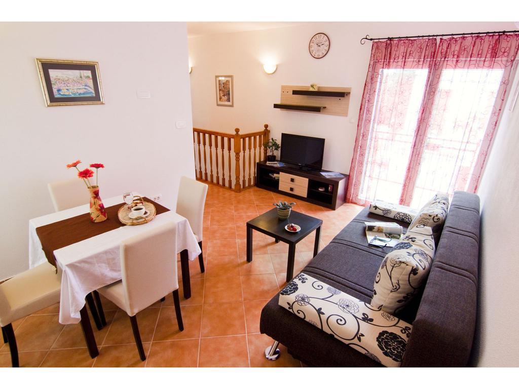 Apartments Cambi Kaštela Oda fotoğraf